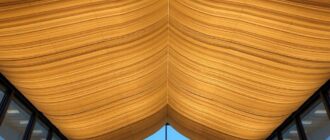 Потолок в интерьере натяжной или подвесной